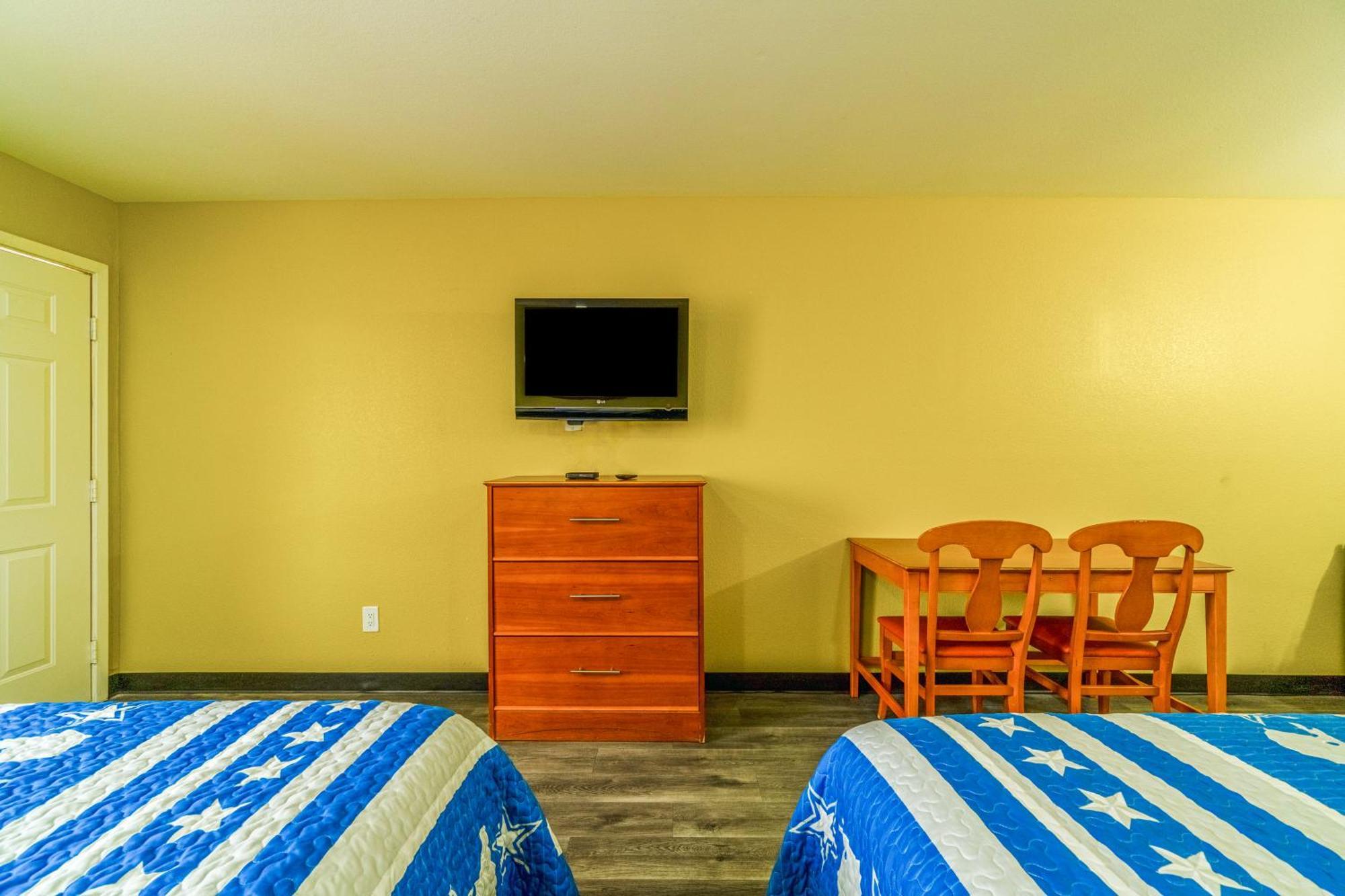 Regency Inn By Oyo Rockdale Tx Экстерьер фото